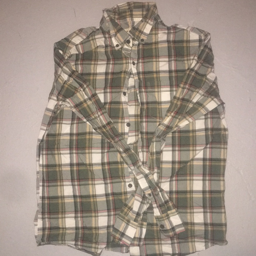 Long sleeve shirt with a crew neck